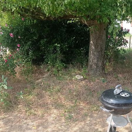 Maison De Ferme Au Calme Jusqu'A 10 Personnes Gannay-sur-Loire Exterior foto